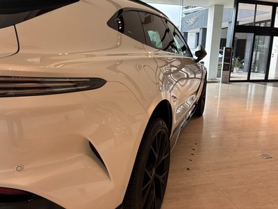 2026 Aston Martin DBX — миниатюра 34