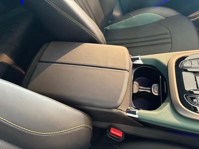 2026 Aston Martin DBX — миниатюра 49