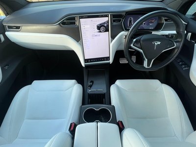 2017 Tesla MODEL X 照片 15