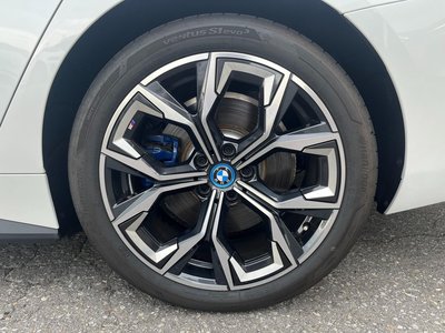 2024 BMW I4 — фото 16