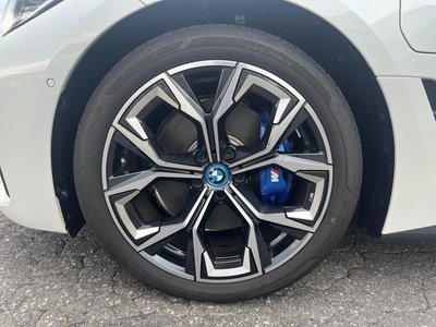 2024 BMW I4 — фото 15