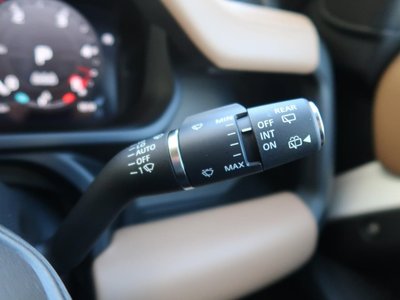 2025 LAND Rover DEFENDER thumbnail 38