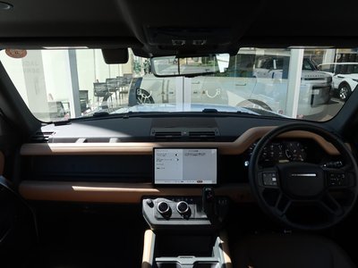 2025 LAND Rover DEFENDER photo 2