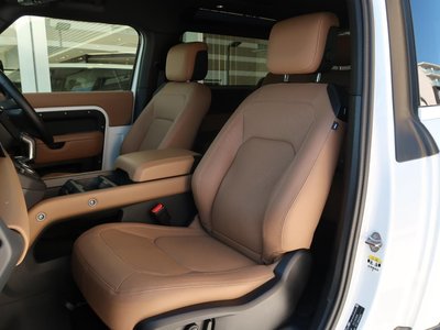 2025 LAND Rover DEFENDER thumbnail 30