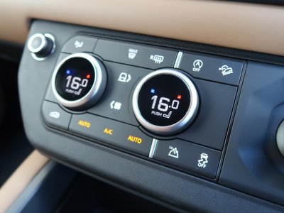 2025 LAND Rover DEFENDER thumbnail 42
