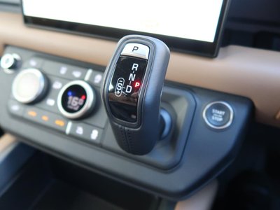 2025 LAND Rover DEFENDER thumbnail 41