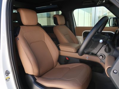 2025 LAND Rover DEFENDER photo 13