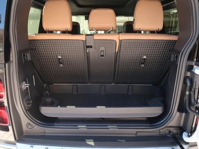 2025 LAND Rover DEFENDER thumbnail 32