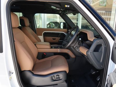 2025 LAND Rover DEFENDER thumbnail 33