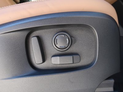 2025 LAND Rover DEFENDER thumbnail 35