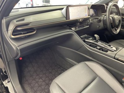 صورة مصغرة 31 لـ 2024 Toyota CROWN SPORT