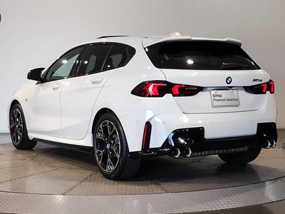 2026 BMW 1 SERIES photo 9