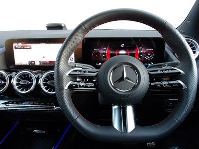 2025 Mercedes-BENZ GLA thumbnail 37