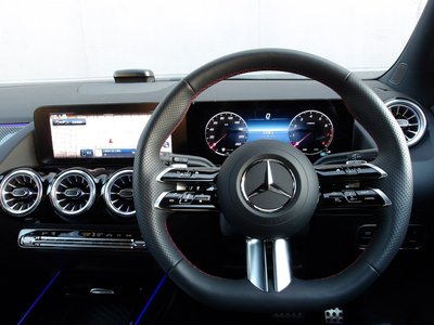2025 Mercedes-BENZ GLA thumbnail 36