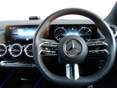 2025 Mercedes-BENZ GLA thumbnail 38