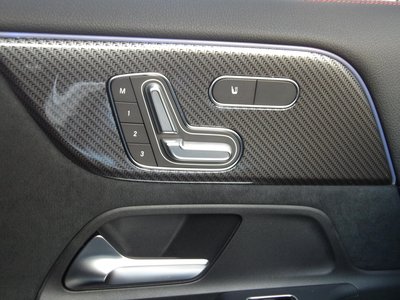 2025 Mercedes-BENZ GLA thumbnail 52