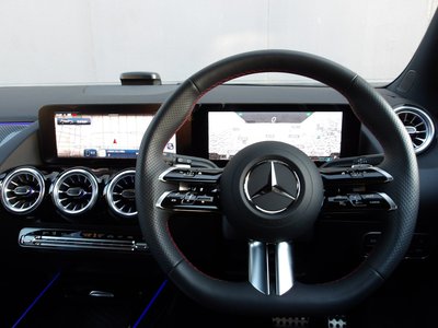 2025 Mercedes-BENZ GLA thumbnail 39