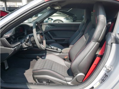 2026 Porsche 911 photo 10