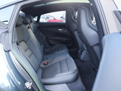صورة مصغرة 37 لـ 2024 AUDI E-TRON GT QUATTRO