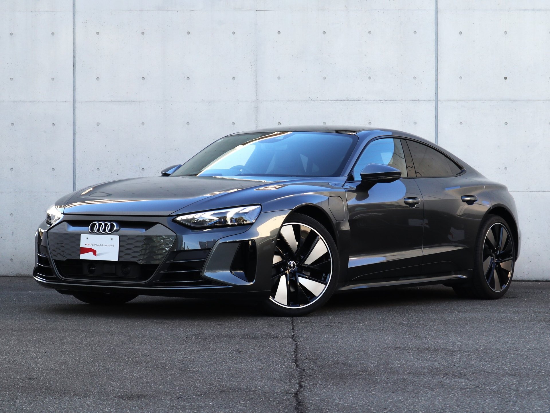 صورة 1 لـ 2024 AUDI E-TRON GT QUATTRO