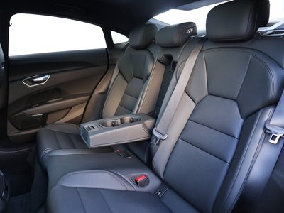 صورة مصغرة 44 لـ 2024 AUDI E-TRON GT QUATTRO