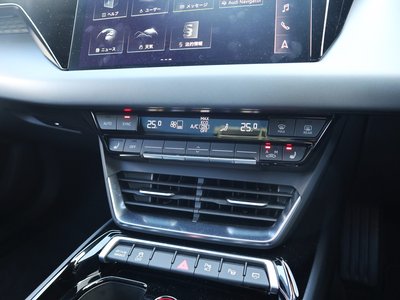 صورة مصغرة 32 لـ 2024 AUDI E-TRON GT QUATTRO