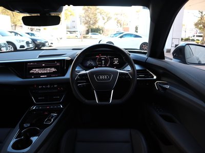 صورة مصغرة 39 لـ 2024 AUDI E-TRON GT QUATTRO