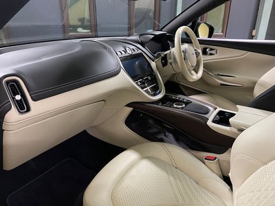 2021 Aston Martin DBX 照片 24