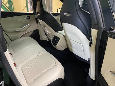 2021 Aston Martin DBX 照片 29