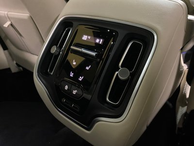 2021 Aston Martin DBX 照片 39
