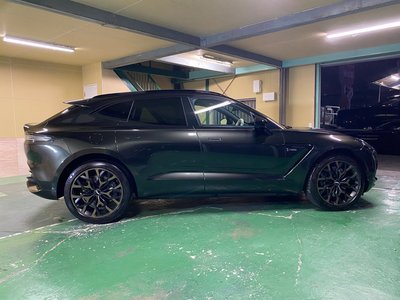 2021 Aston Martin DBX 照片 11