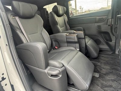 2025 Toyota ALPHARD photo 17