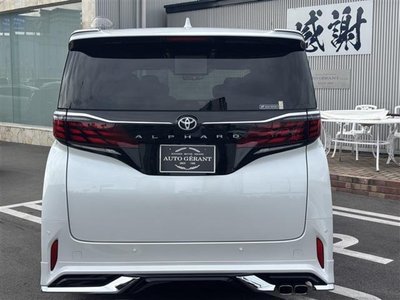 2025 Toyota ALPHARD photo 4
