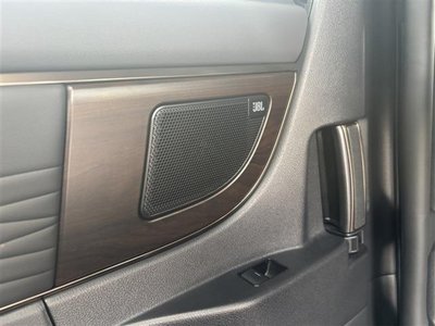 2025 Toyota ALPHARD photo 36
