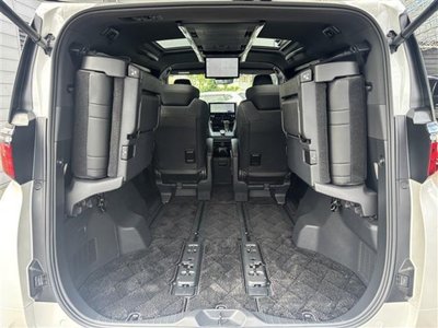 2025 Toyota ALPHARD photo 30