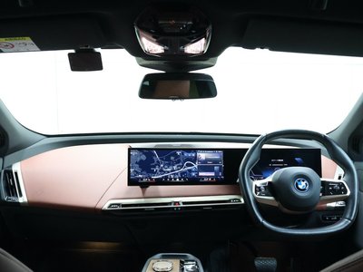 2024 BMW IX thumbnail 43