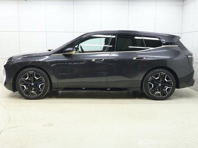 2024 BMW IX thumbnail 24