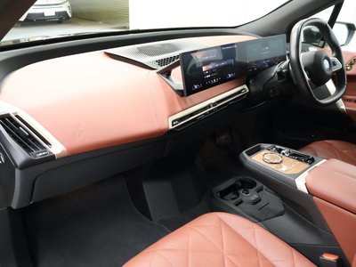 2024 BMW IX thumbnail 33
