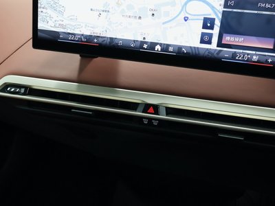 2024 BMW IX thumbnail 53