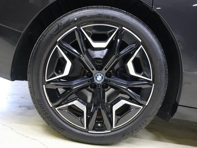 2024 BMW IX photo 3