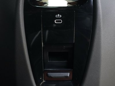 2024 BMW IX thumbnail 38
