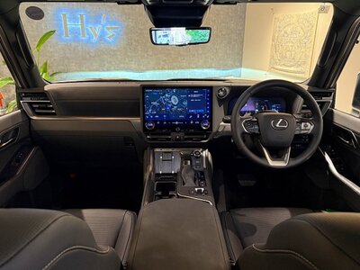 2025 Lexus GX — миниатюра 23