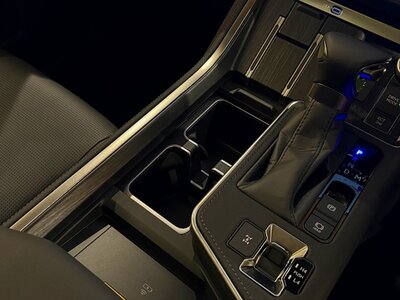 2025 Lexus GX — миниатюра 35