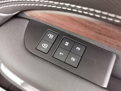 2025 LAND Rover DISCOVERY thumbnail 19