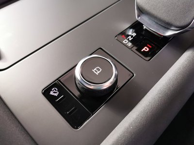 2025 LAND Rover DISCOVERY thumbnail 24