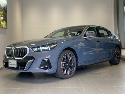 2025 BMW 5 SERIES photo 1