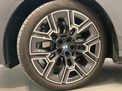 2025 BMW 5 SERIES photo 16