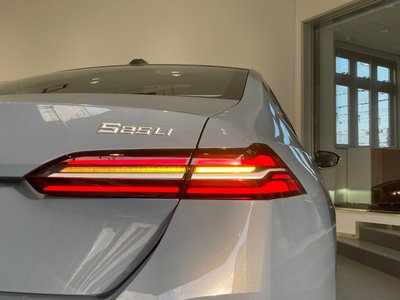 2025 BMW 5 SERIES thumbnail 80