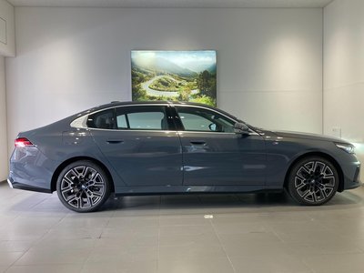 2025 BMW 5 SERIES thumbnail 56