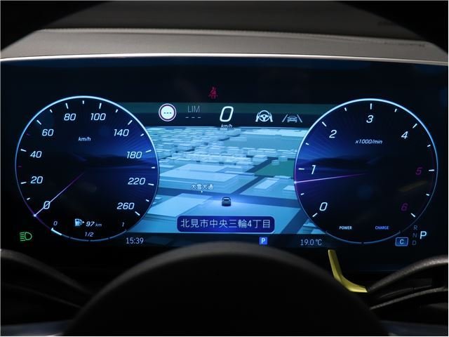 صورة مصغرة 25 لـ 2025 Mercedes-BENZ GLC